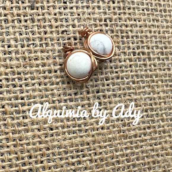 Copper Minimalist white howlite stud earrings/colorful/bohemian - Picture 1 of 4